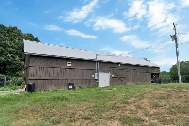 $575,000 | 7464 Harrington Place, Lyles, TN 37098