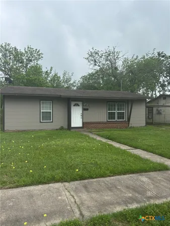$1,100 | 2905 Wildwood Street, Victoria, TX 77901