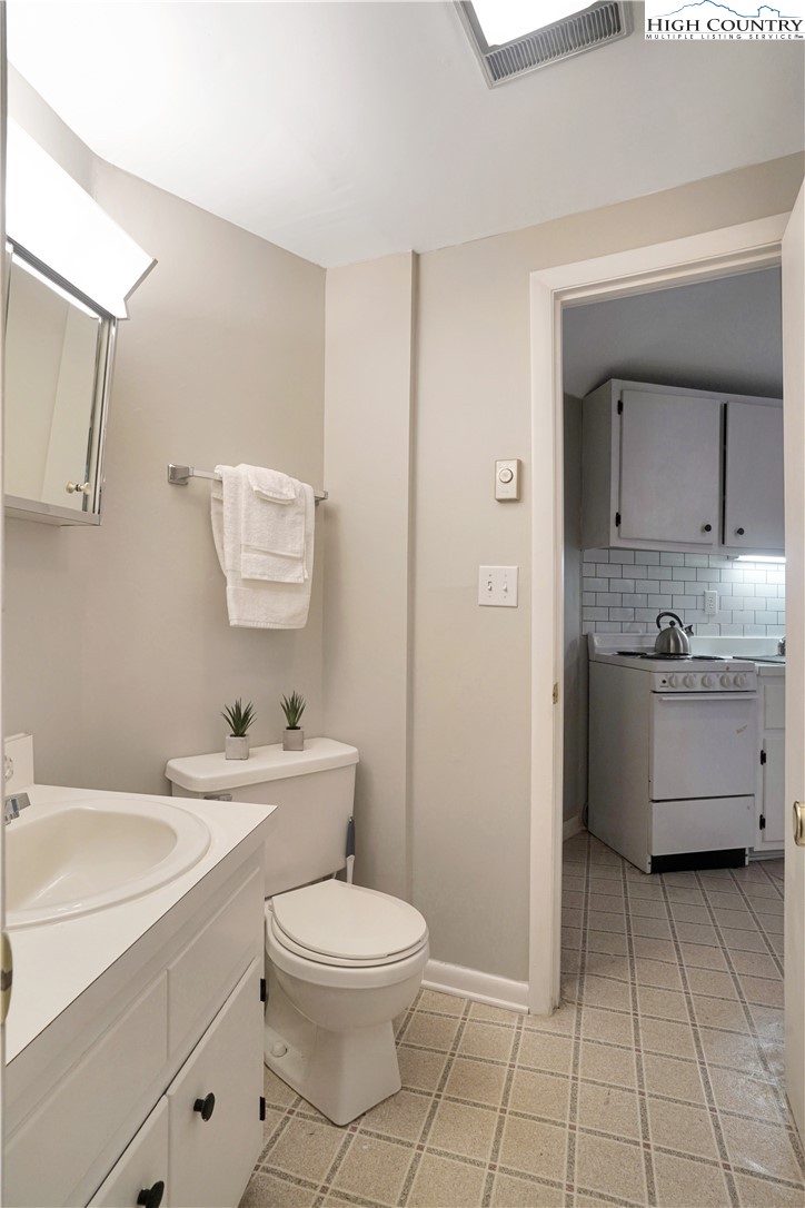 560 Laurel Ridge Banner Elk, NC 28604 - Photo 12 of 33