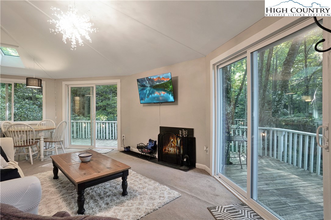 560 Laurel Ridge Banner Elk, NC 28604 - Photo 4 of 33