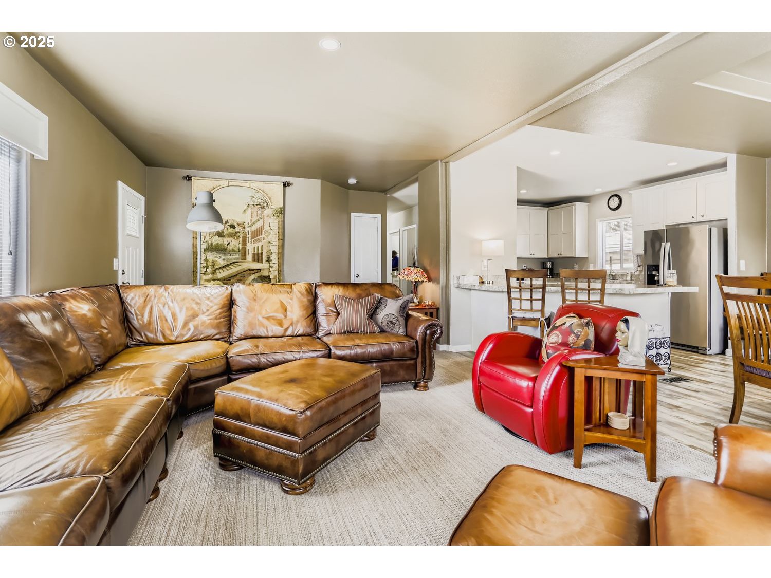 835 Southeast 1st Avenue, Unit 12 Canby, OR 97013 - Photo 2 of 11 Living Room