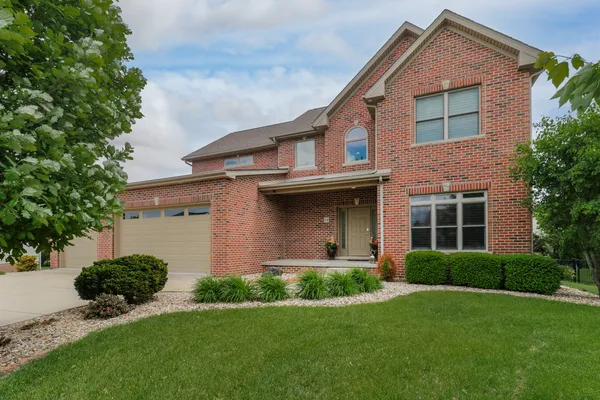 $660,000 | 13 Kilborn Court, Bloomington, IL 61704