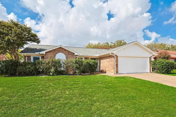 $2,500 | 3433 Murphy Drive, Bedford, TX 76021