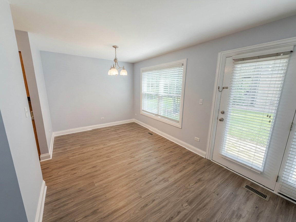 19 Foxcroft Road, Unit 103 Naperville, IL 60565 - Photo 4 of 15