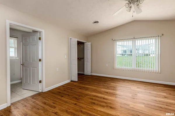 $235,000 | 1500 Apache Drive, Marion, IL 62959