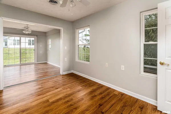 $235,000 | 1500 Apache Drive, Marion, IL 62959