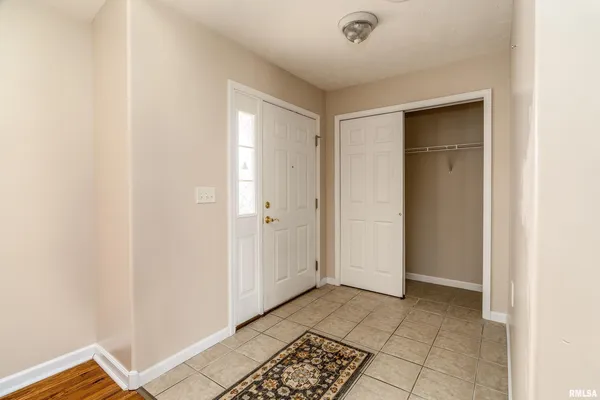 $235,000 | 1500 Apache Drive, Marion, IL 62959