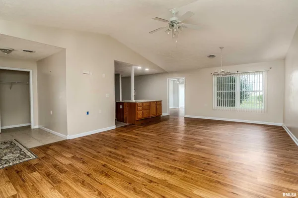 $235,000 | 1500 Apache Drive, Marion, IL 62959