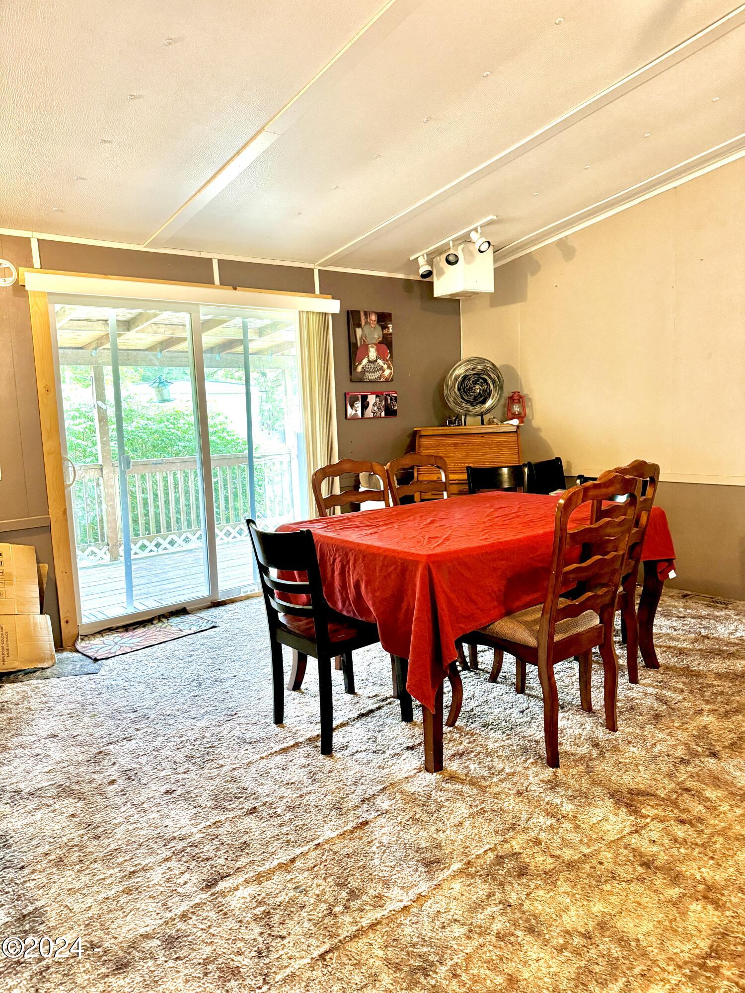 724 Southwest Ferry Avenue, Unit 73 Siletz, OR 97380 - Photo 10 of 24 Dining