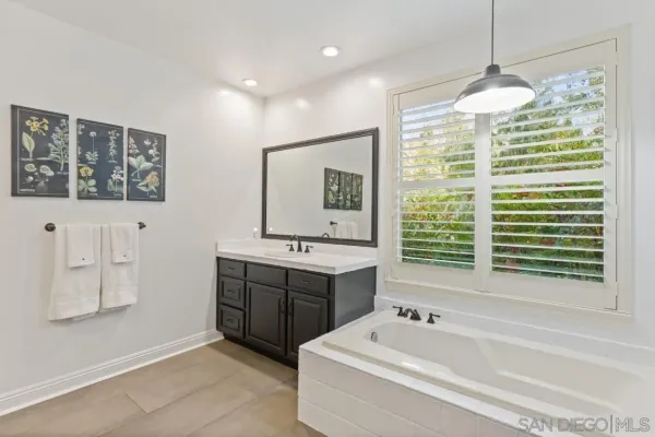 $1,350,000 | 1195 Via Encinos Drive, Fallbrook, CA 92028