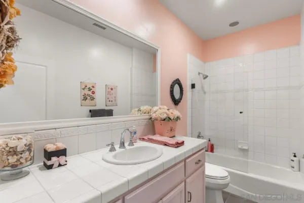 $1,350,000 | 1195 Via Encinos Drive, Fallbrook, CA 92028