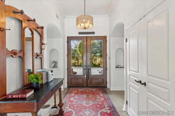 $1,350,000 | 1195 Via Encinos Drive, Fallbrook, CA 92028