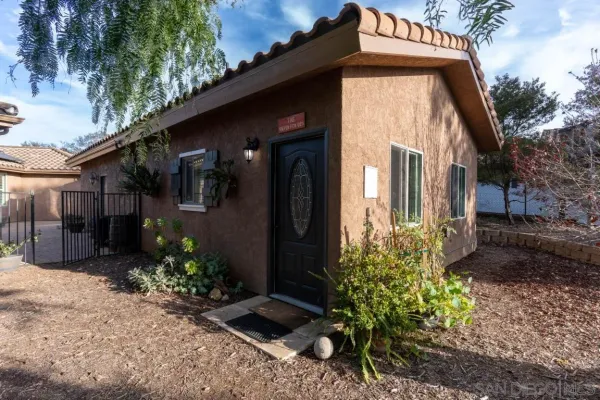 $1,350,000 | 1195 Via Encinos Drive, Fallbrook, CA 92028