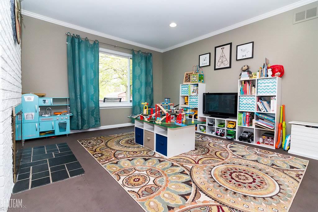 47021 Susan Road Macomb, MI 48044 - Photo 9 of 25 31321030-8.JPG