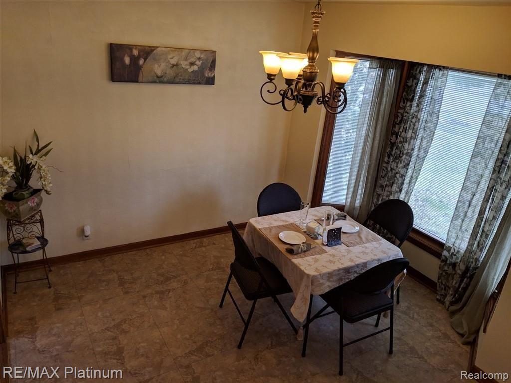 21706 Ruth Street Farmington Hills, MI 48336 - Photo 6 of 32