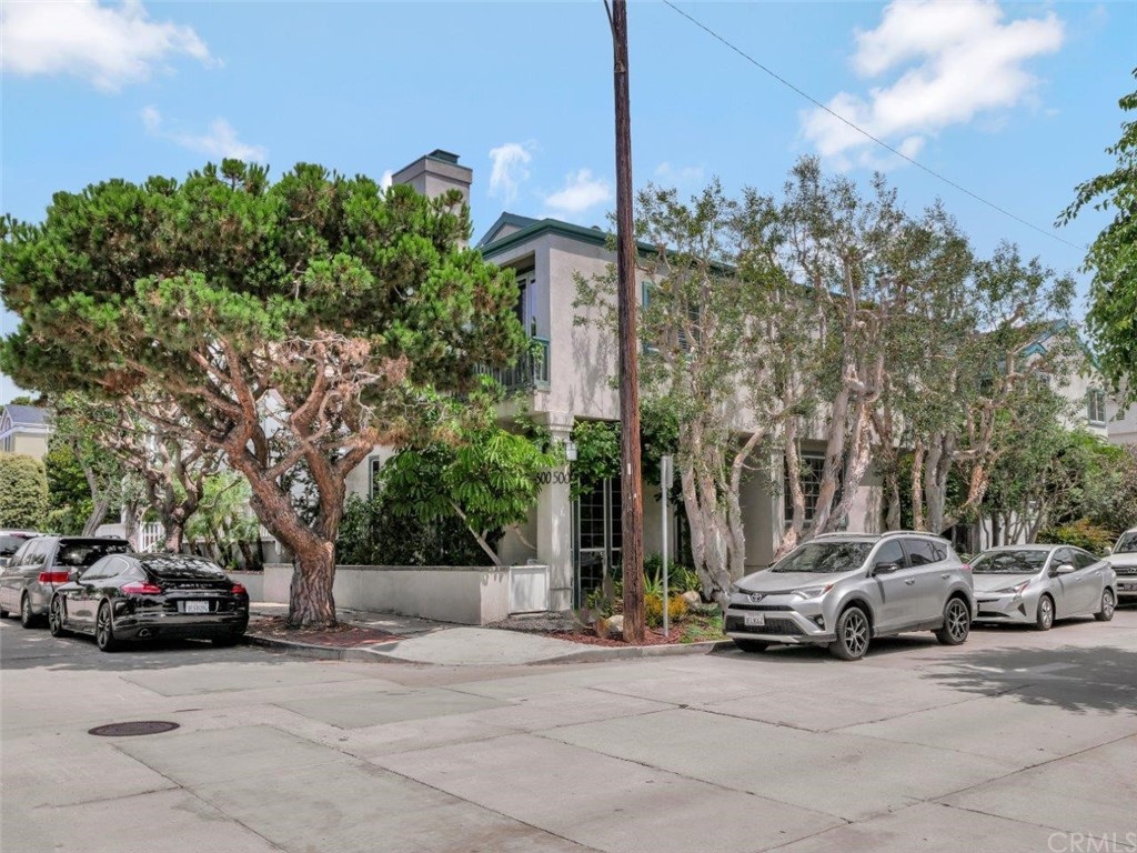 500 3rd Street Manhattan Beach, CA 90266 - Photo 1 of 40