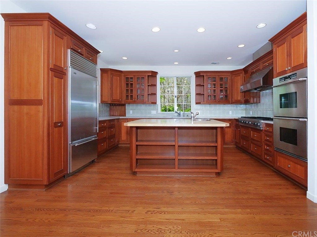 500 3rd Street Manhattan Beach, CA 90266 - Photo 13 of 40 Kitchen