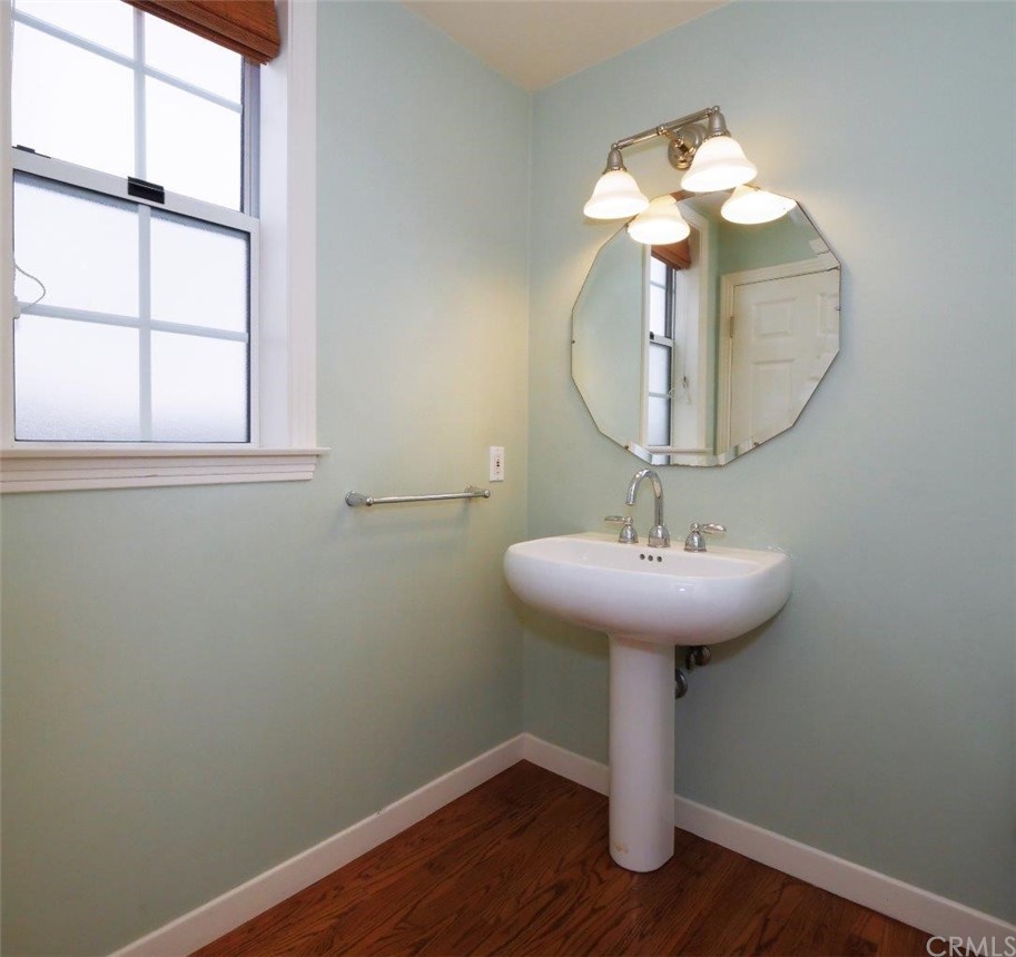 500 3rd Street Manhattan Beach, CA 90266 - Photo 16 of 40 Powder room downstairs
