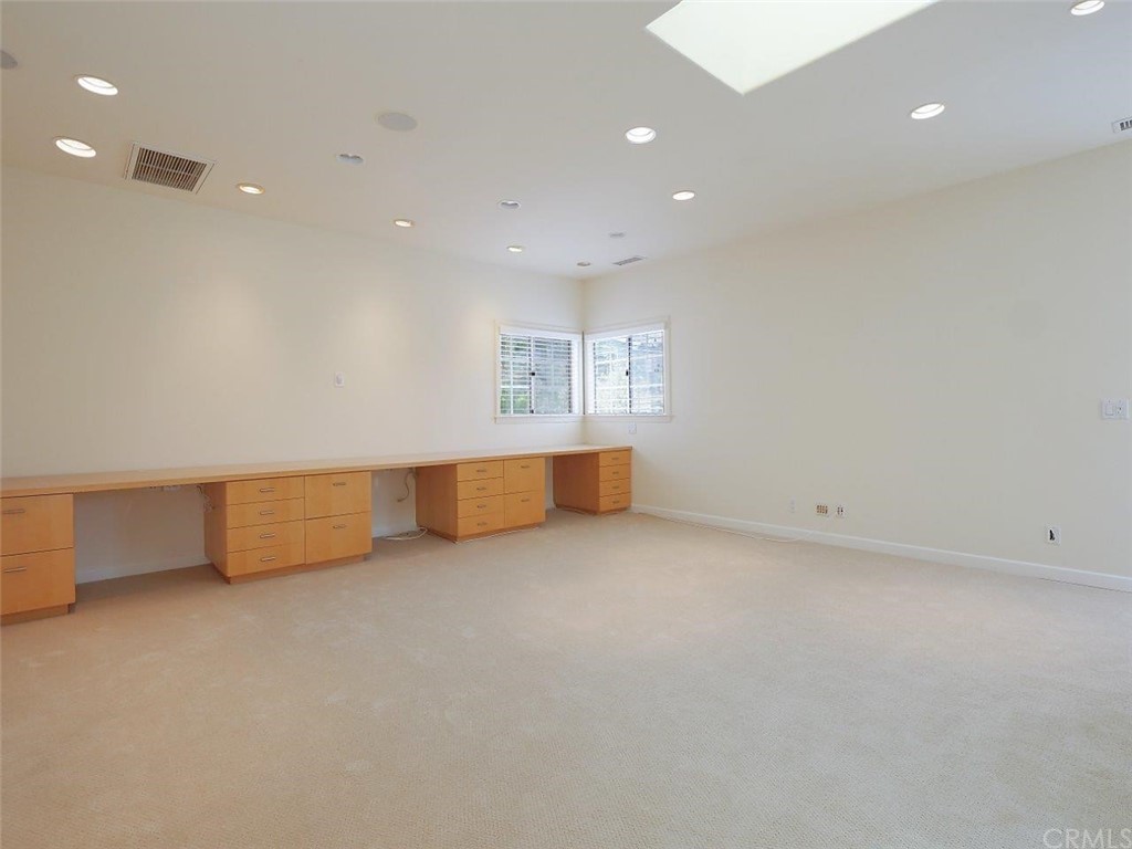 500 3rd Street Manhattan Beach, CA 90266 - Photo 30 of 40 Bonus room//bedroom 4