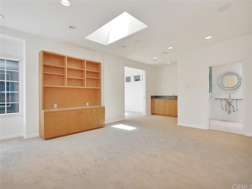 500 3rd Street Manhattan Beach, CA 90266 - Photo 32 of 40 Bonus room/bedroom 4