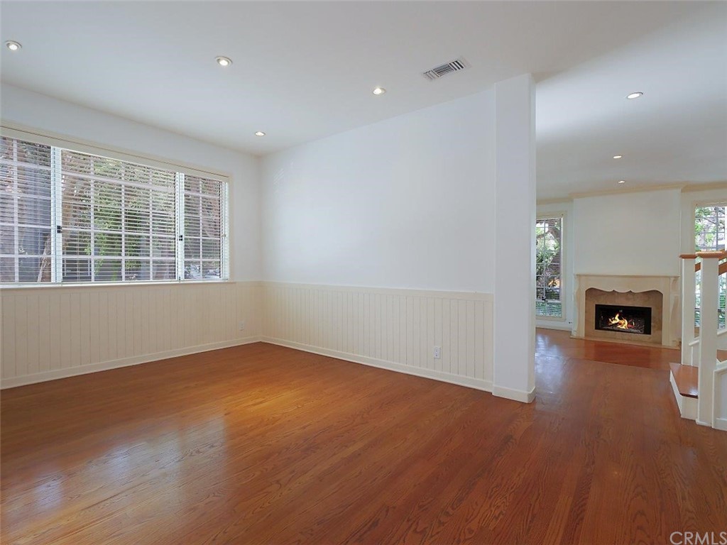 500 3rd Street Manhattan Beach, CA 90266 - Photo 9 of 40 Dining room