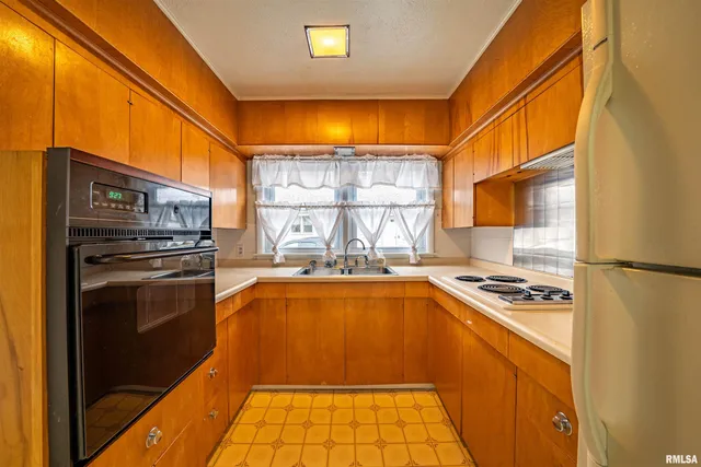 $135,900 | 1227 State Street, Pekin, IL 61554