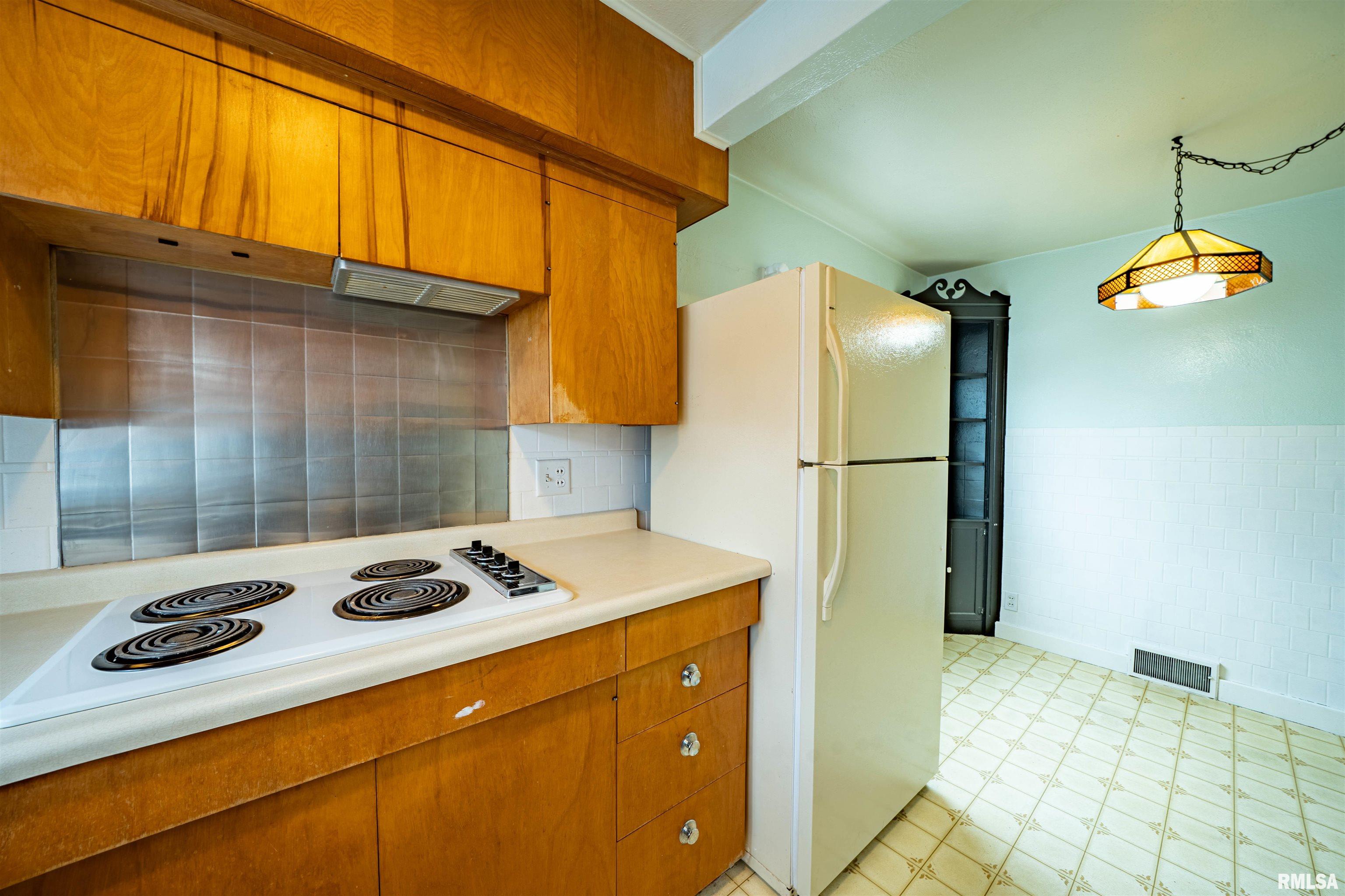 1227 State Street Pekin, IL 61554 - Photo 14 of 49