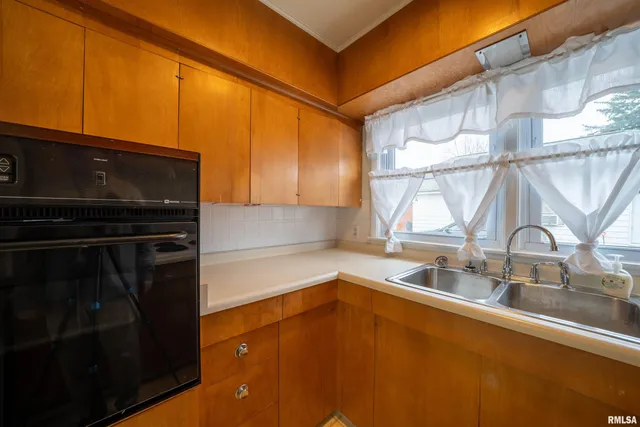 $135,900 | 1227 State Street, Pekin, IL 61554