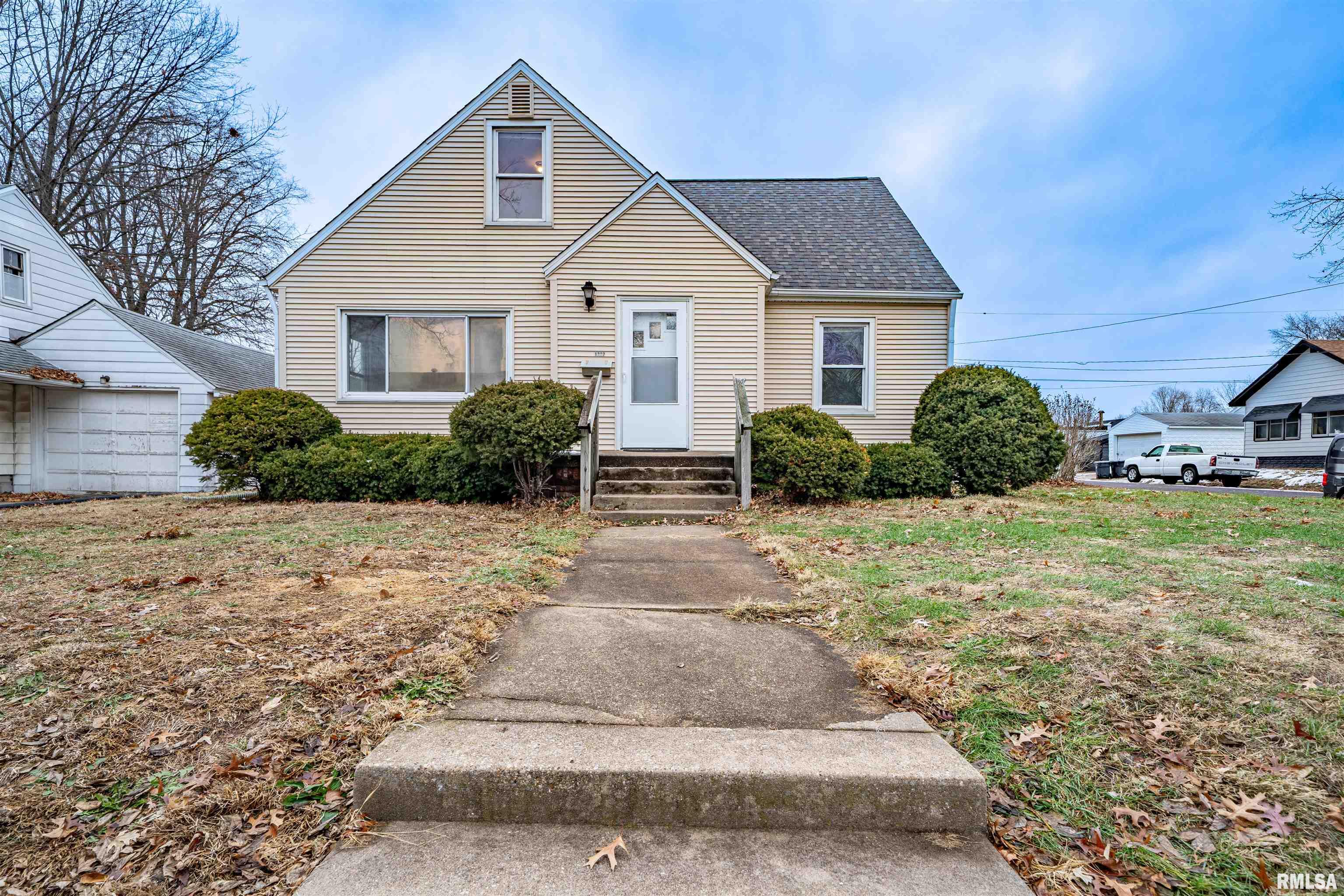 1227 State Street Pekin, IL 61554 - Photo 2 of 49