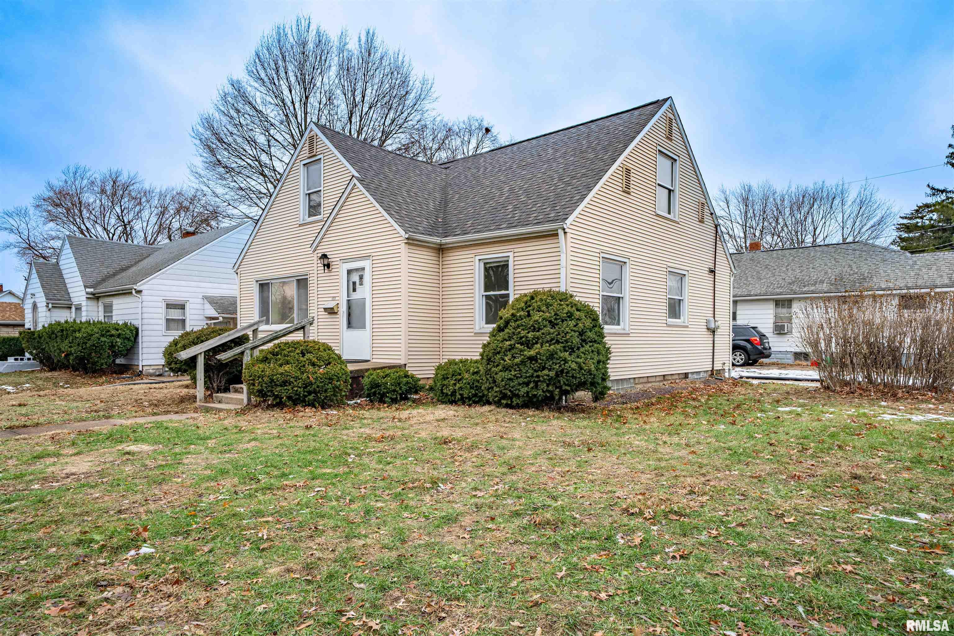 1227 State Street Pekin, IL 61554 - Photo 3 of 49