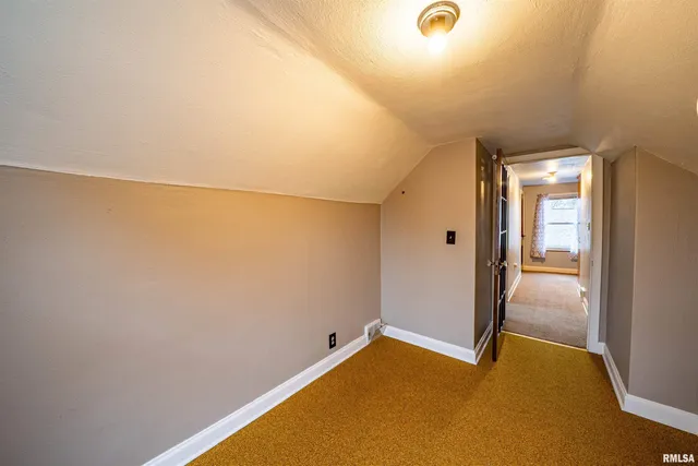 $135,900 | 1227 State Street, Pekin, IL 61554