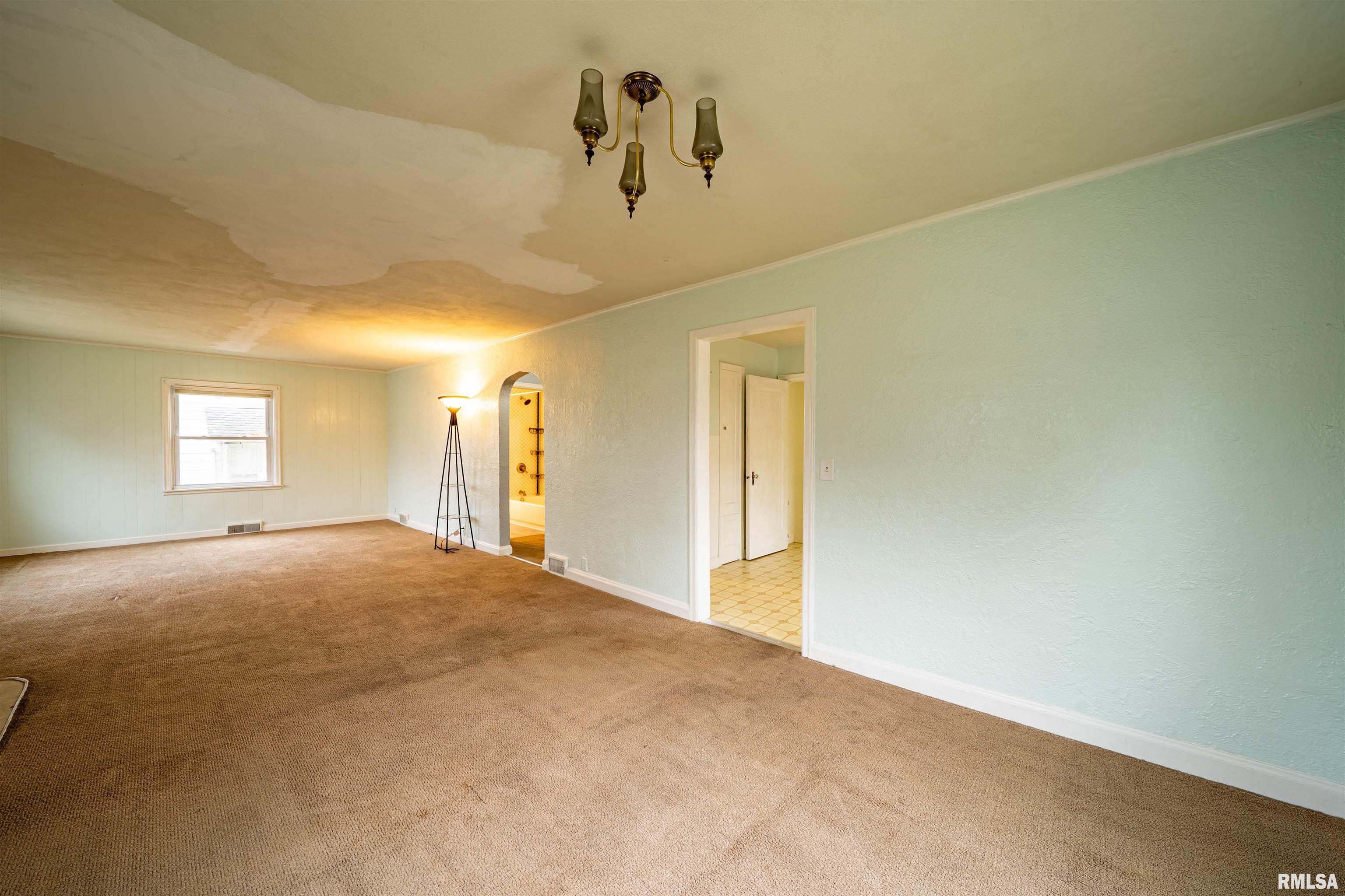 1227 State Street Pekin, IL 61554 - Photo 4 of 49