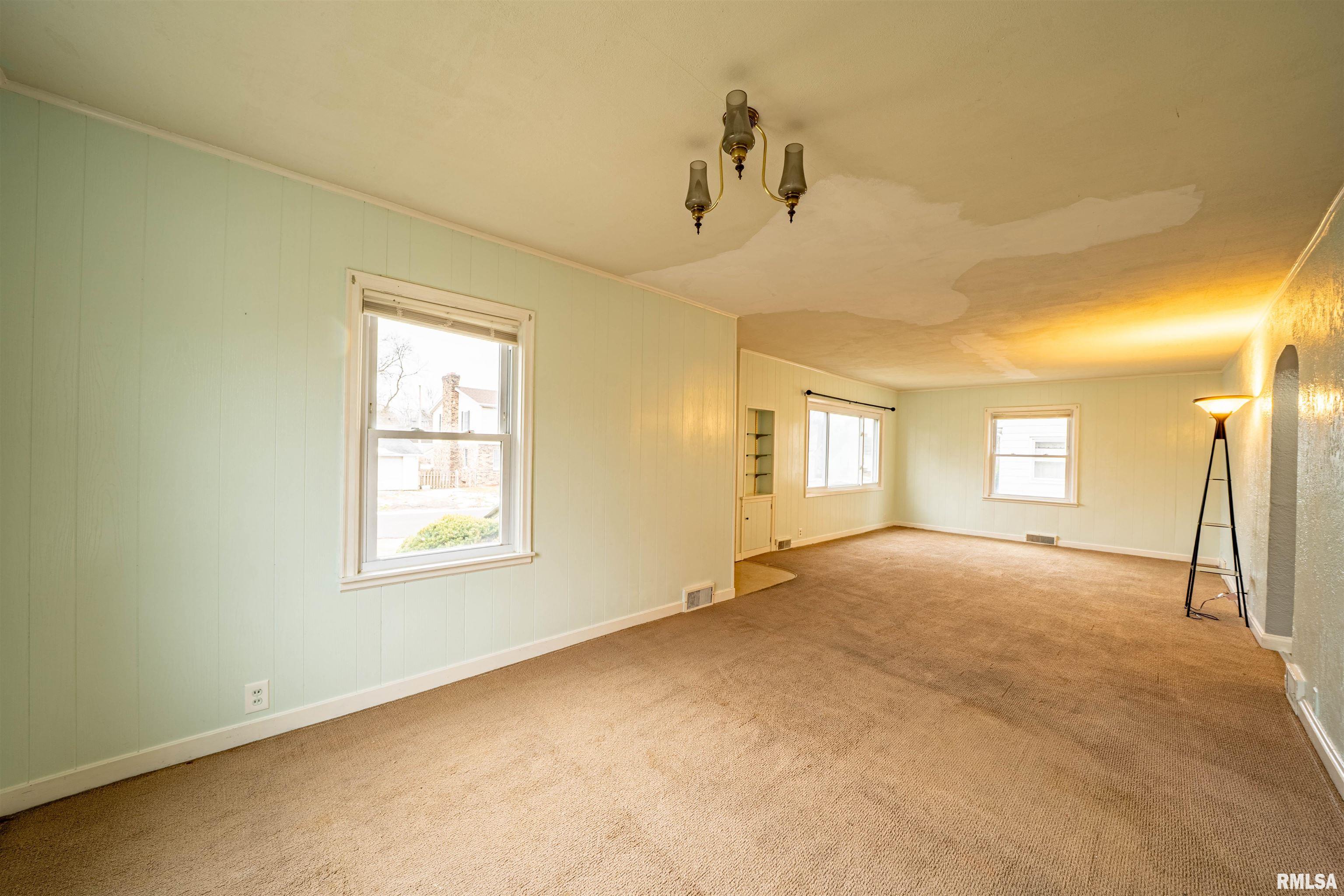 1227 State Street Pekin, IL 61554 - Photo 6 of 49