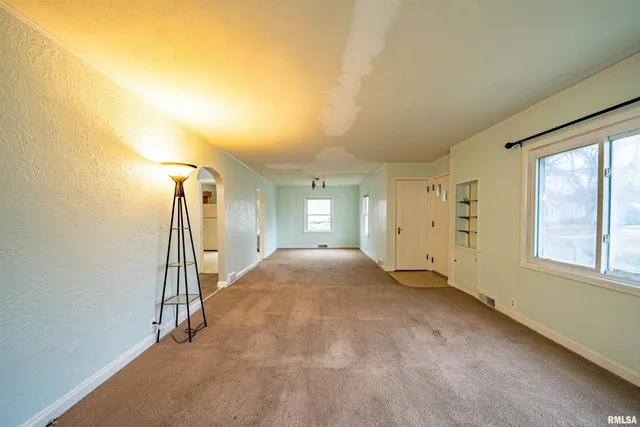 $135,900 | 1227 State Street, Pekin, IL 61554