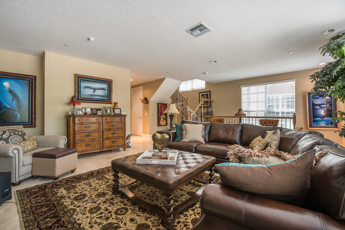 624 Northeast Francesca Lane Boca Raton, FL 33487 - Photo 18 of 64 624 NE Francesca Lane-55