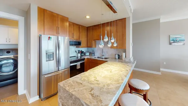 $2,500 | 2060 Beach Boulevard, Unit 1603, Biloxi, MS 39531