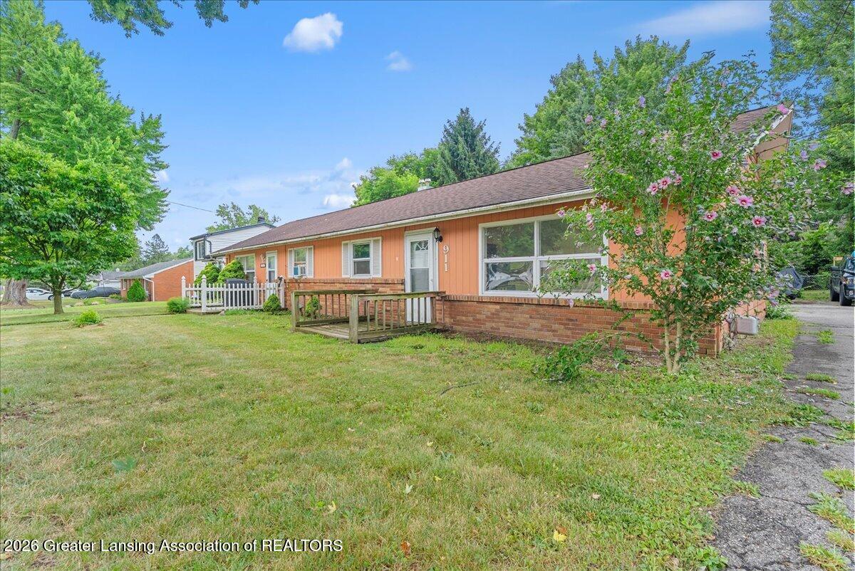 907 Reo Road Lansing, MI 48910 - Photo 7 of 28 07-Media Jett -27