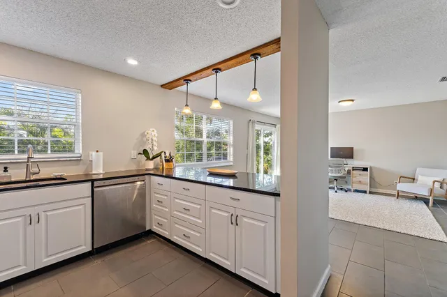 $4,000 | 18213 Southeast Fairview Circle, Jupiter, FL 33469