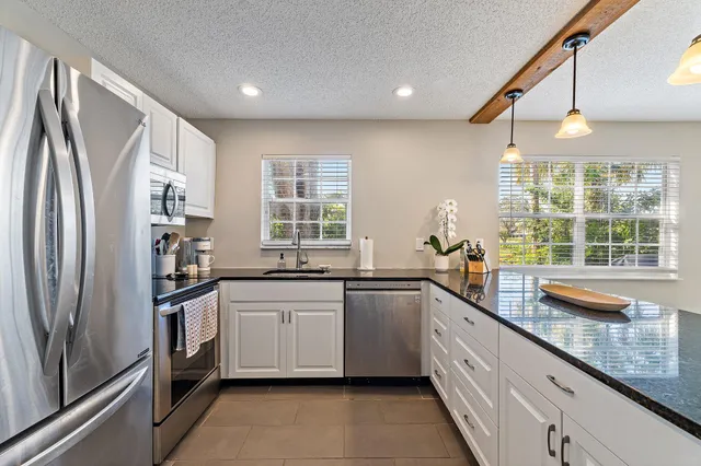 $4,000 | 18213 Southeast Fairview Circle, Jupiter, FL 33469