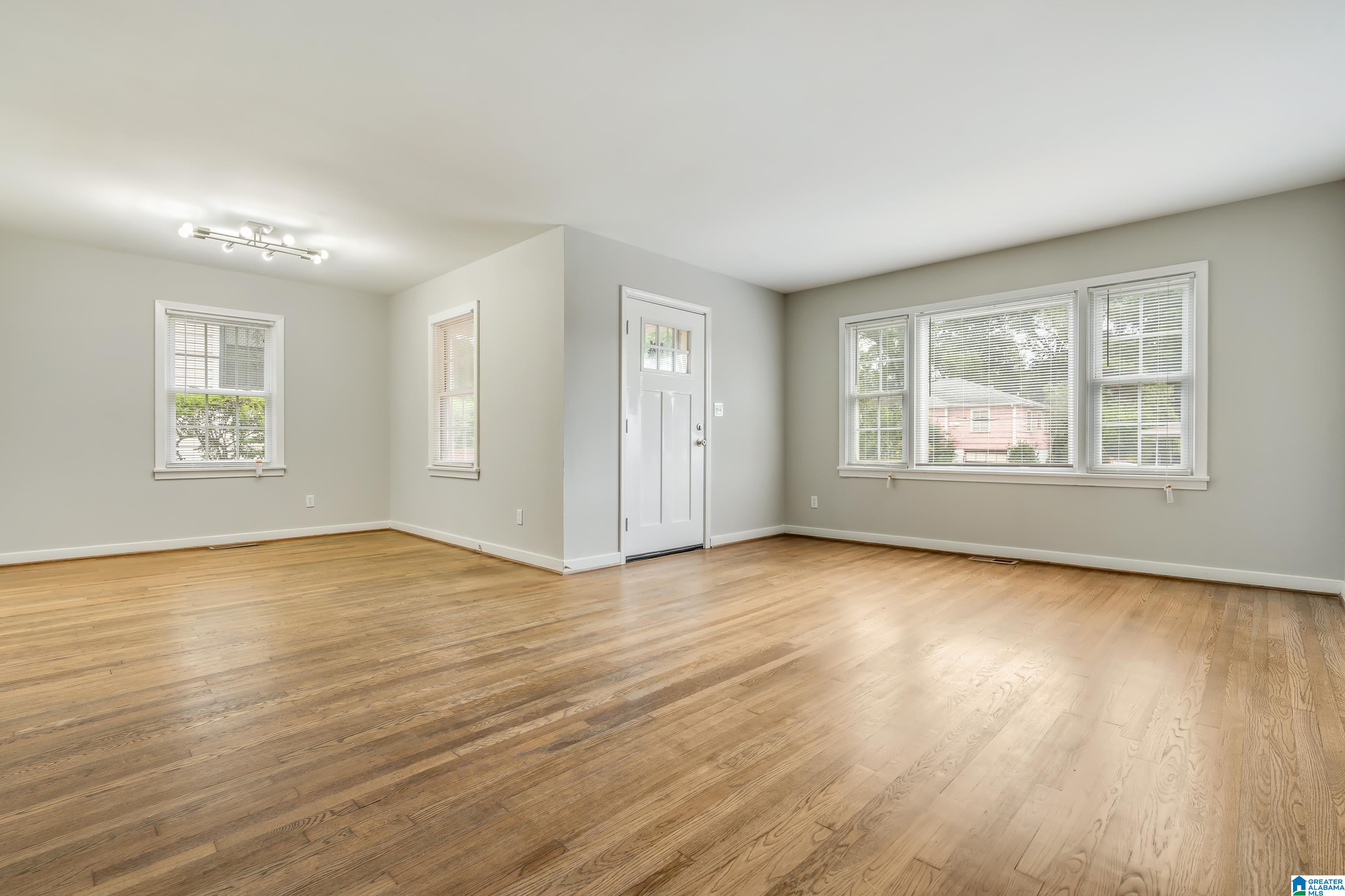 1304 Mims Street Southwest Birmingham, AL 35211 - Photo 5 of 27