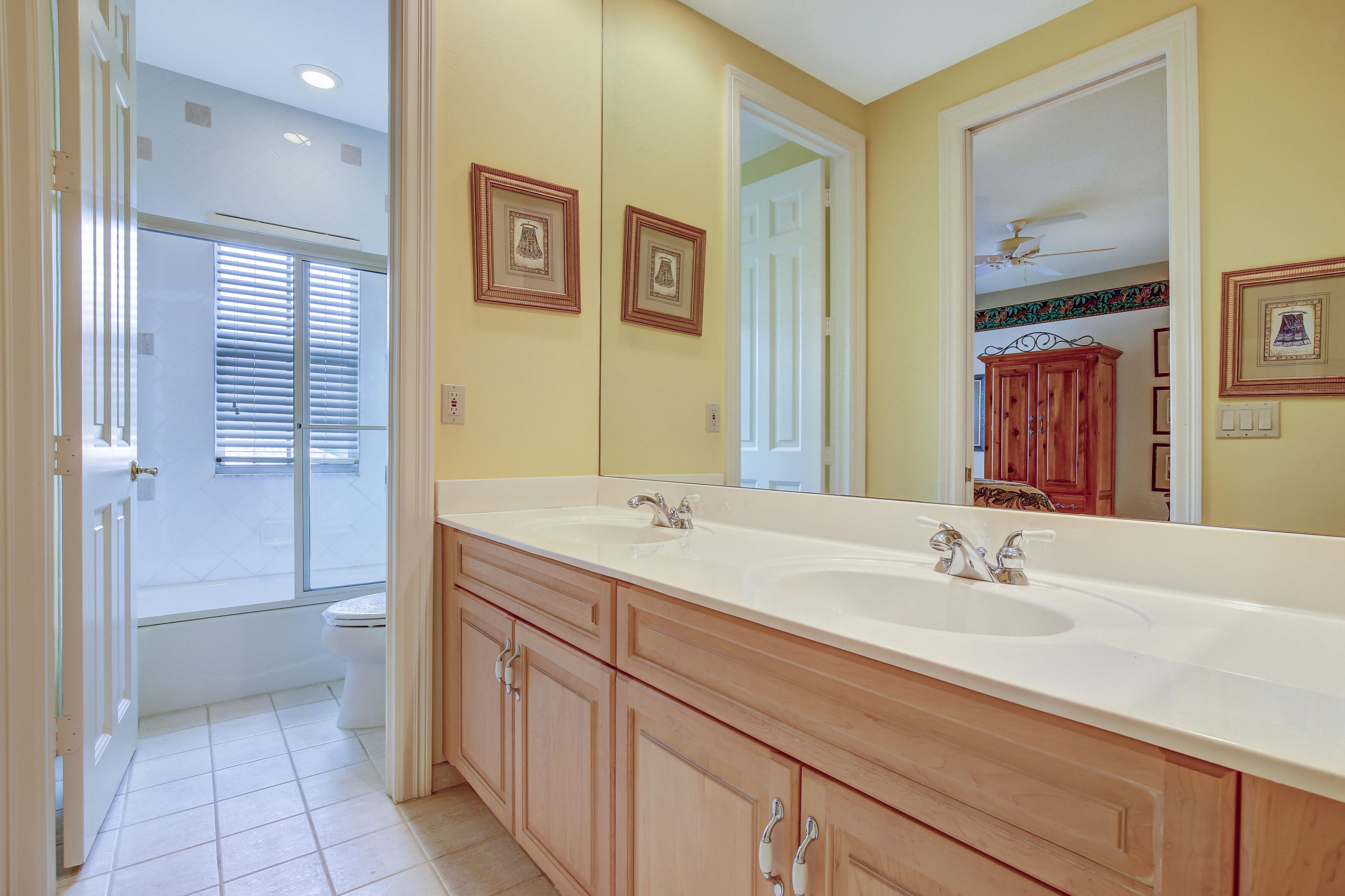 7114 Vía Firenze Boca Raton, FL 33433 - Photo 26 of 33 Full Bathroom