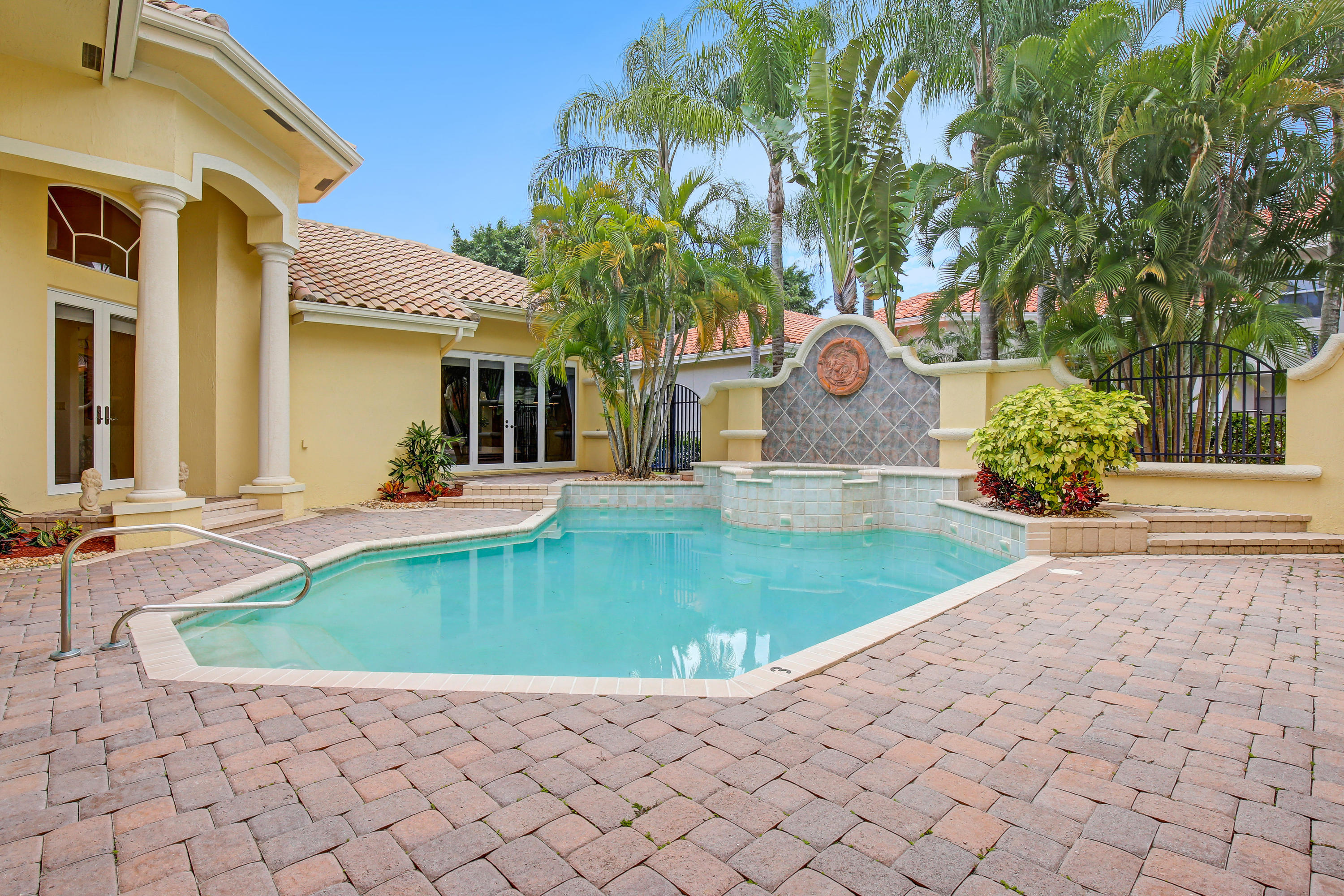 7114 Vía Firenze Boca Raton, FL 33433 - Photo 30 of 33 Courtyard