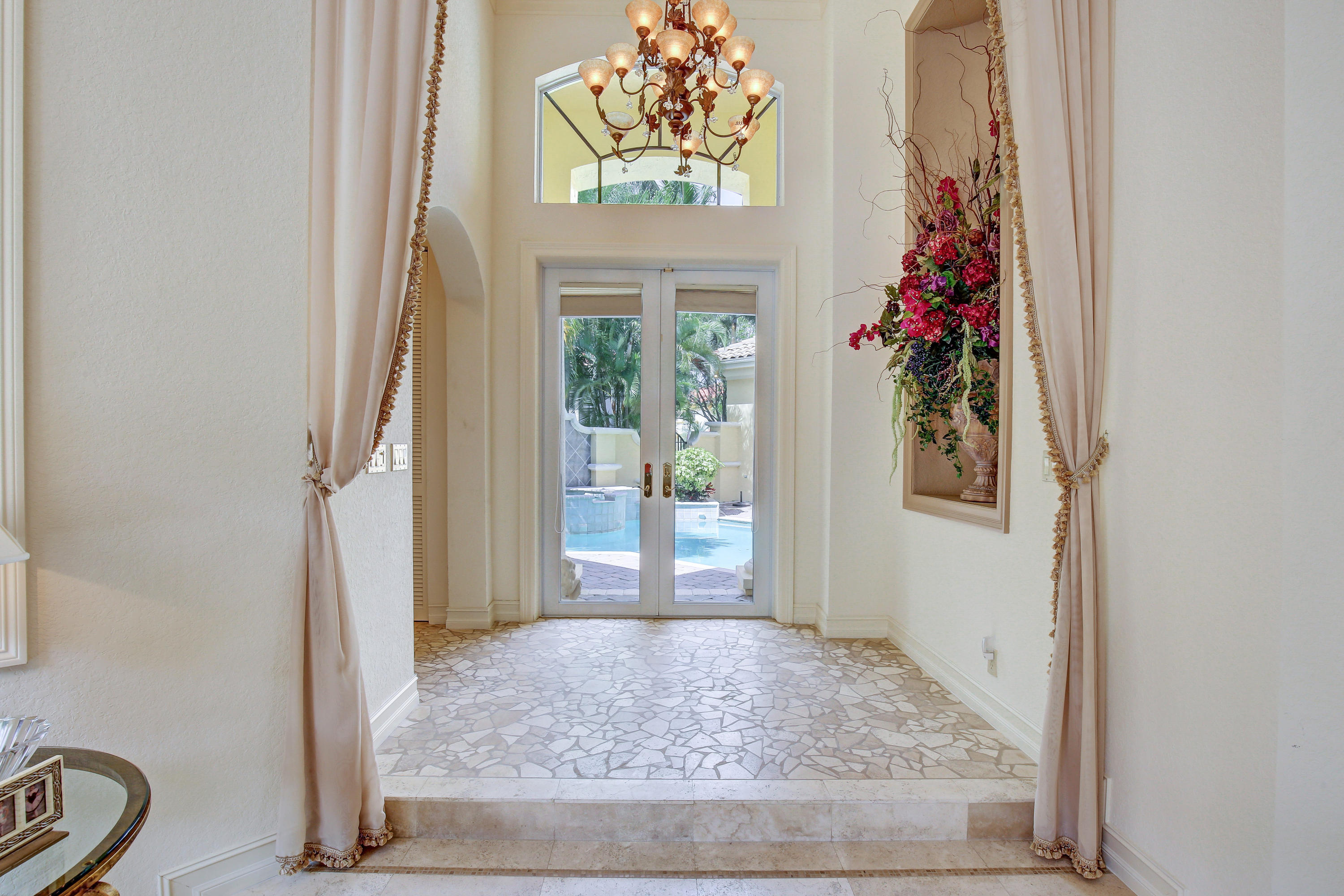 7114 Vía Firenze Boca Raton, FL 33433 - Photo 3 of 33 Entry Foyer
