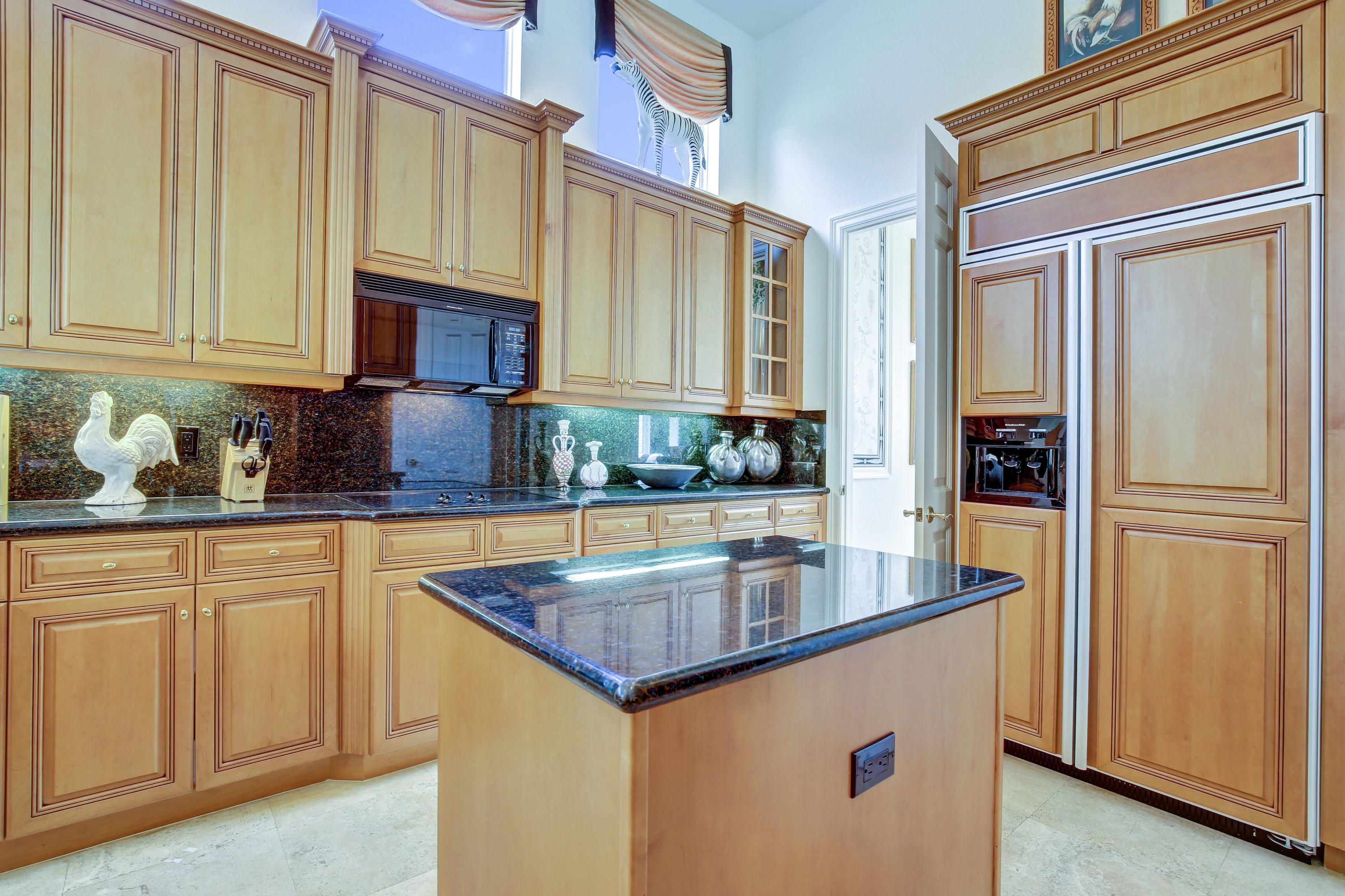 7114 Vía Firenze Boca Raton, FL 33433 - Photo 10 of 33 Kitchen
