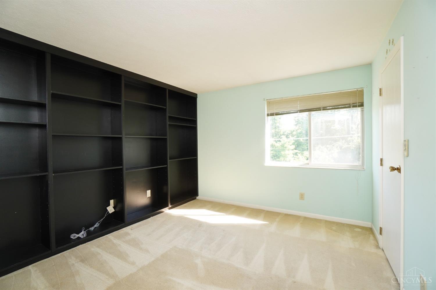 9317 Winton Road Cincinnati, OH 45231 - Photo 11 of 19 Gallery Image 11