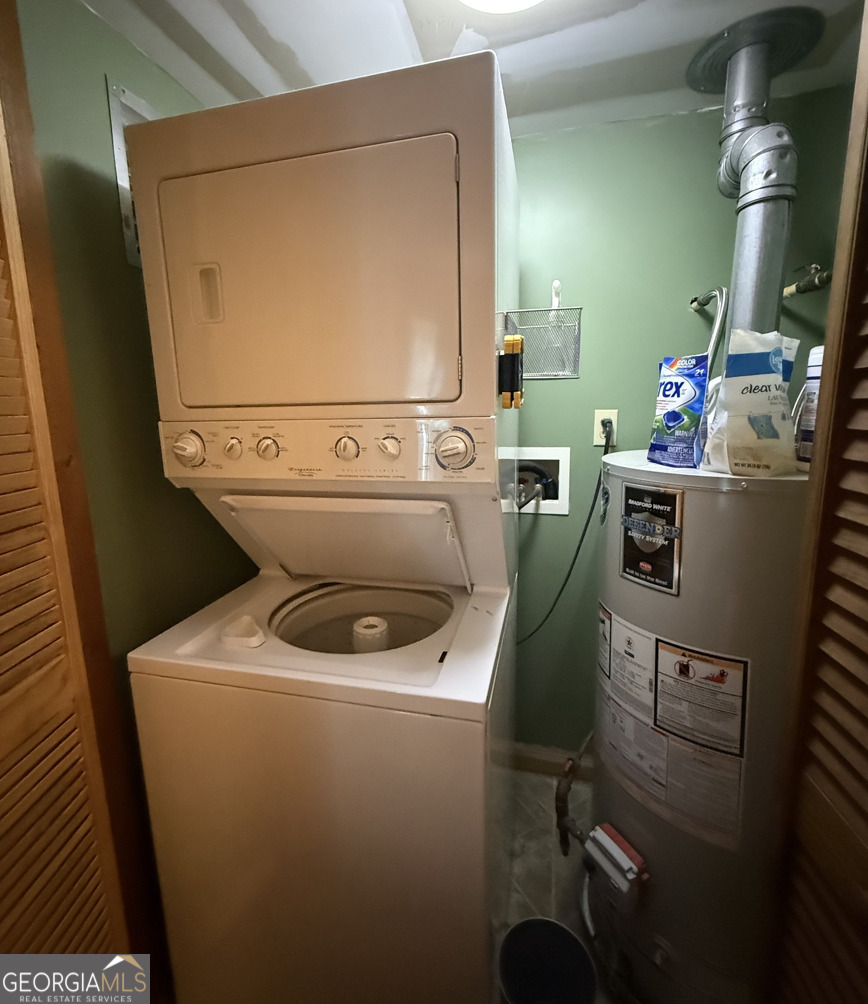 61 Rocky Lane Cleveland, GA 30528 - Photo 19 of 20 a utility room with dryer and washer