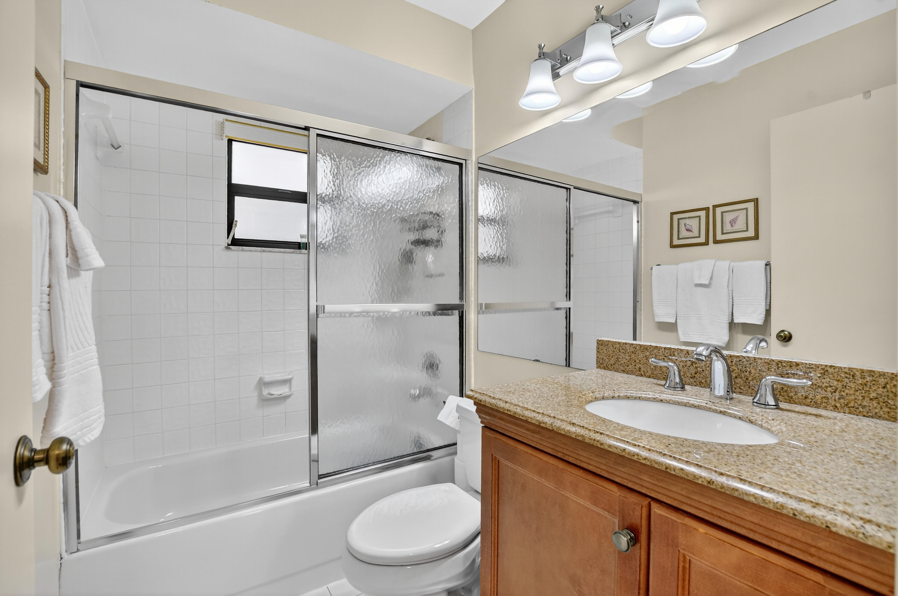 6914 Escobar Court Boca Raton, FL 33433 - Photo 16 of 39 GUEST BATH