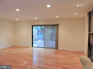9217 Three Oaks Drive Silver Spring, MD 20901 - Photo 11 of 24 Living room
