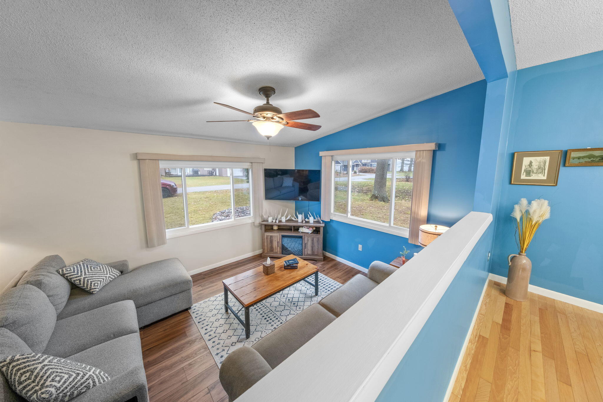 10833 1st Street Stanwood, MI 49346 - Photo 23 of 39 front living room