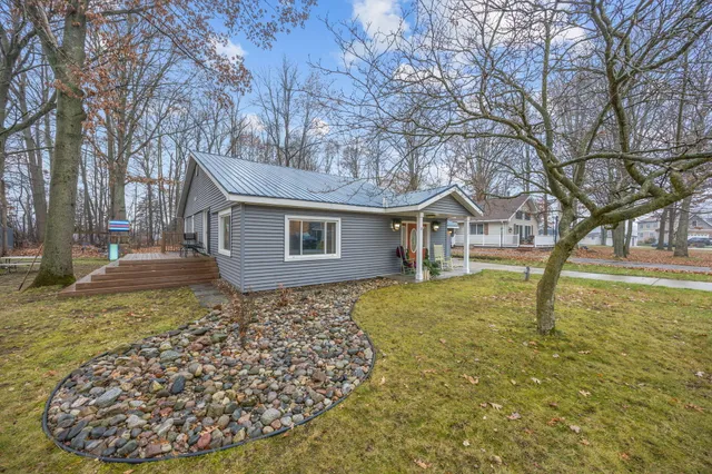 $349,900 | 10833 1st Street, Stanwood, MI 49346